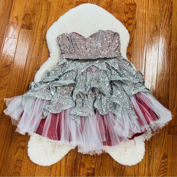 Betsey Johnson Dresses & Skirts - Betsey Johnson evening sequin and tulle strapless mini dress